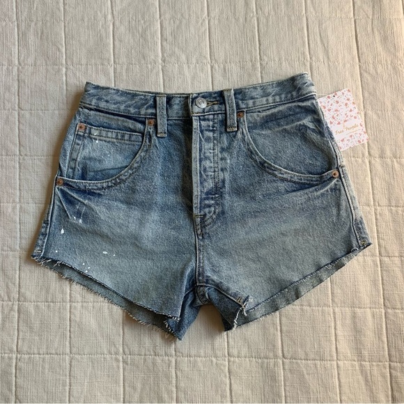 NWT Free People x We the Free Taliesin Cutoff Short in Mid Blue Size 25 - Picture 2 of 14